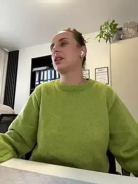 Hii_Lolla from StripChat