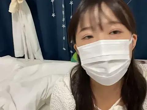 hikiwarinatto_xoxo from StripChat is Freechat
