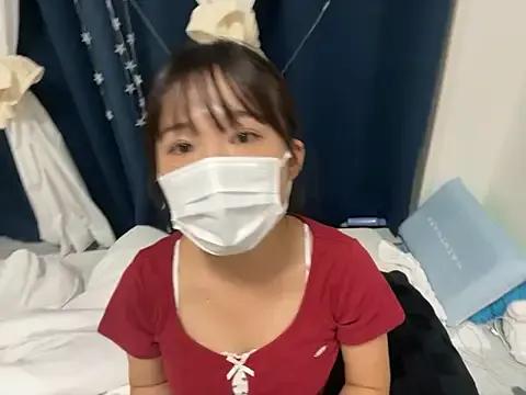 hikiwarinatto_xoxo from StripChat is Freechat