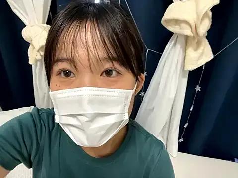 hikiwarinatto_xoxo from StripChat is Freechat