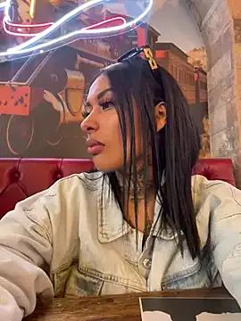 hillary-taylor from StripChat is Freechat