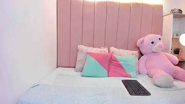 hillary_roah from StripChat is Freechat