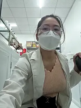 HinaLovely from StripChat is Freechat