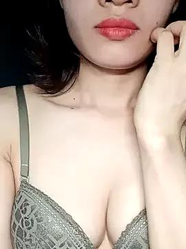 Hinna_x from StripChat is Freechat