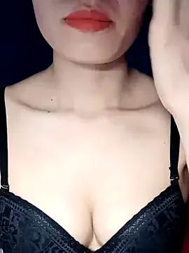 Hinna_x from StripChat
