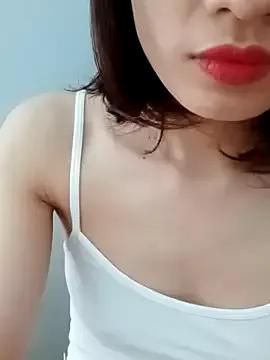 Hinna_x from StripChat