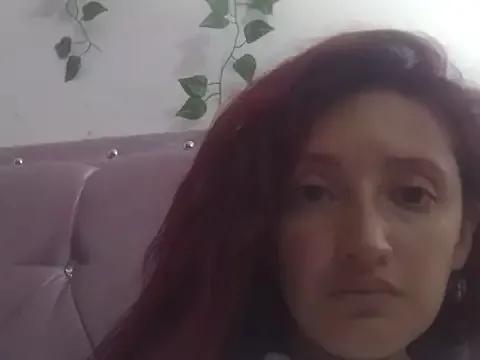 hinnathafox from StripChat is Freechat