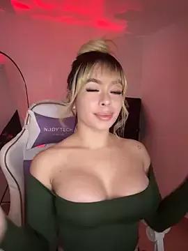 Holli_woul from StripChat