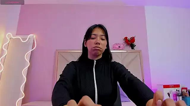 Hollie_tay from StripChat is Freechat