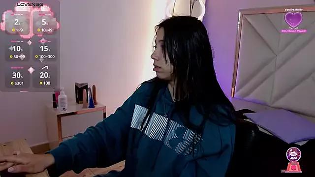 Hollie_tay from StripChat