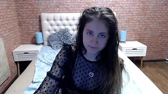 Holliy_Cooper from StripChat is Freechat