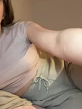 Holly-Glamour from StripChat