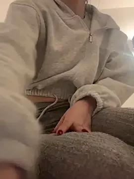 Holly-Glamour from StripChat