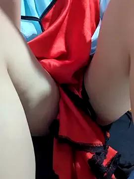 Holly-y from StripChat is Freechat