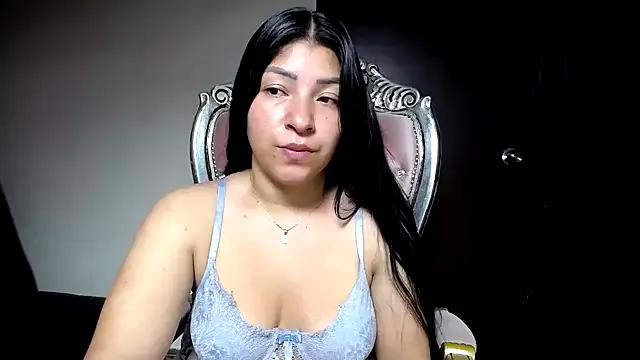 holly20a from StripChat