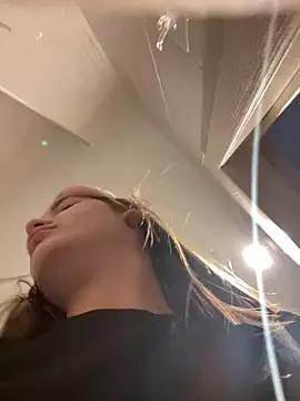 Holly_Molii from StripChat