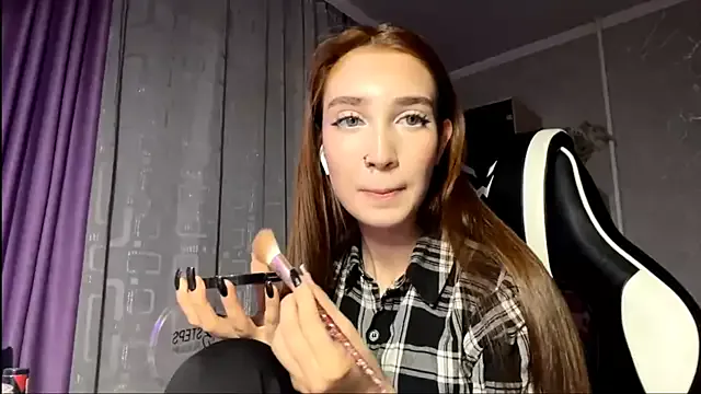 Try our streaming cams variety and talk on a personal level with our adorable girls streamers, showing off their bountiful shapes and dildos.