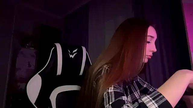 HollyPaw on StripChat 