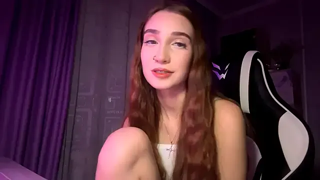 HollyPaw on StripChat 