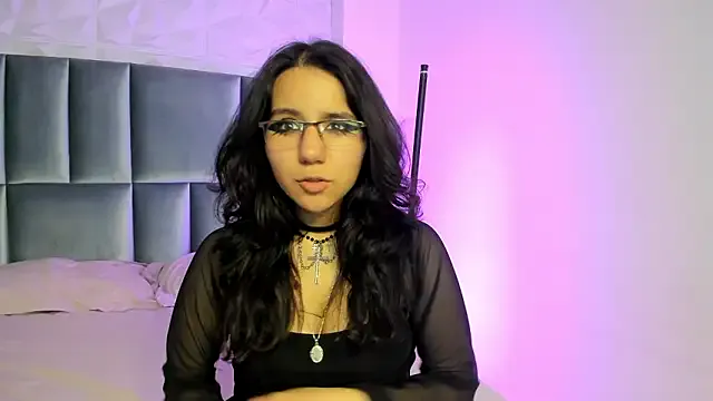 HollyPeach from StripChat is Freechat