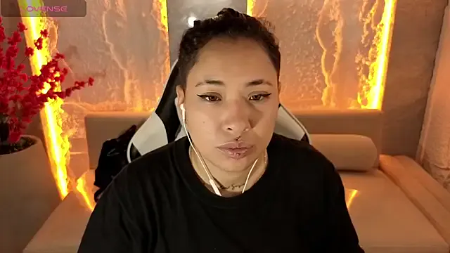 hollypeyton1_tp from StripChat is Freechat