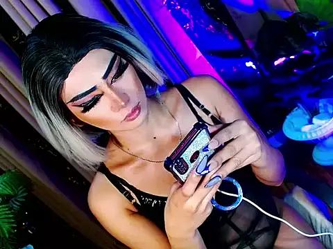 HOLLYWOOD_QUEEN_88 from StripChat is Freechat