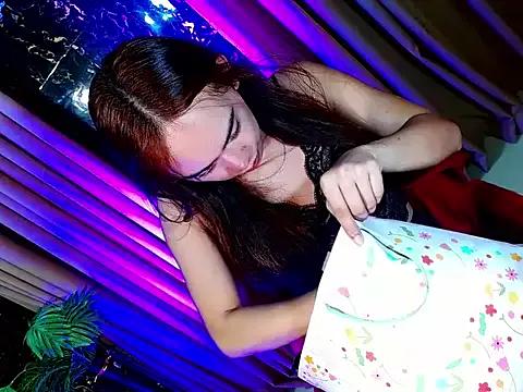 HOLLYWOOD_QUEEN_88 from StripChat is Freechat