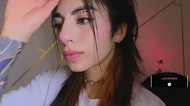 Hollyxx_ from StripChat is Freechat