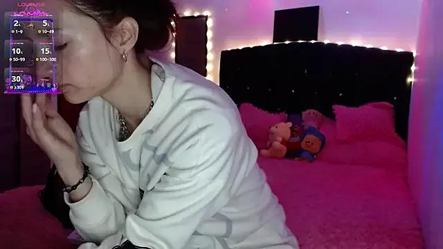 Try our streaming cams variety and talk on a personal level with our adorable girls streamers, showing off their bountiful shapes and dildos.