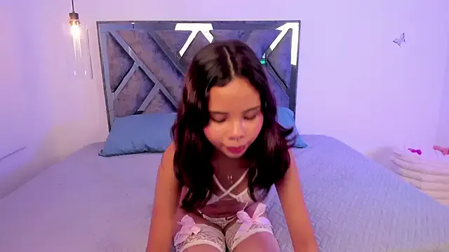 Honey_sweett_ from StripChat is Freechat