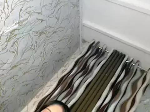 Honey_Swellens from StripChat is Freechat