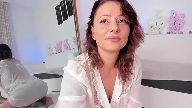 HoneyKissy from StripChat is Freechat
