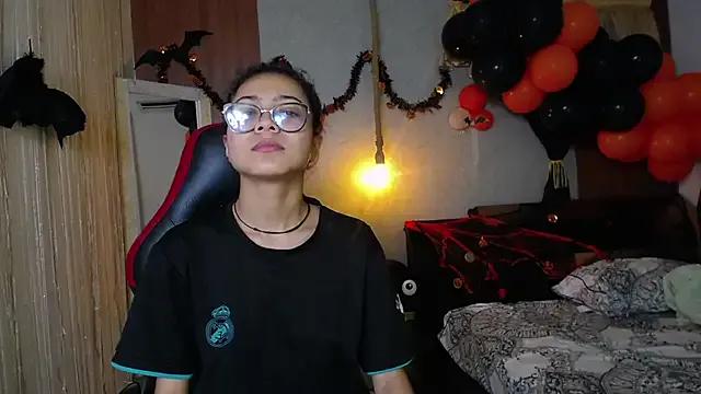 honeymoon_12 from StripChat is Freechat