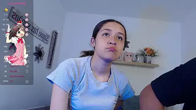 honeys_18 from StripChat is Freechat