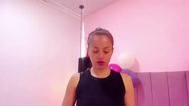 HoollyHendrix from StripChat is Freechat