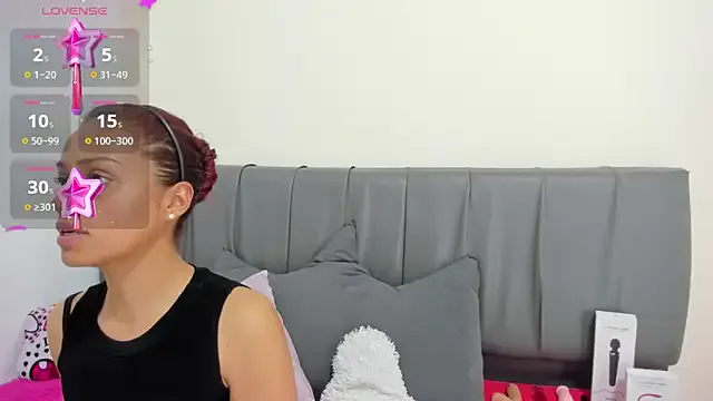 HoollyHendrix from StripChat is Freechat