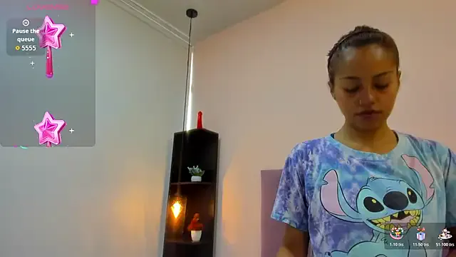 HoollyHendrix from StripChat is Freechat