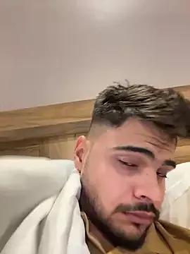 Hornybeardguy from StripChat is Freechat