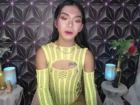 horsecock_isinthehouse from StripChat is Freechat