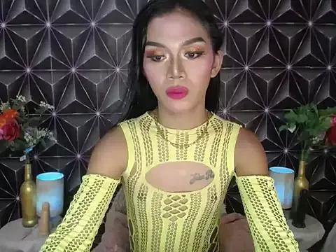 horsecock_isinthehouse from StripChat is Freechat