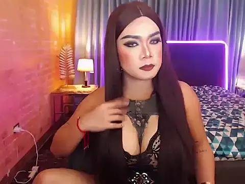 HorseCockFracineTS from StripChat is Freechat