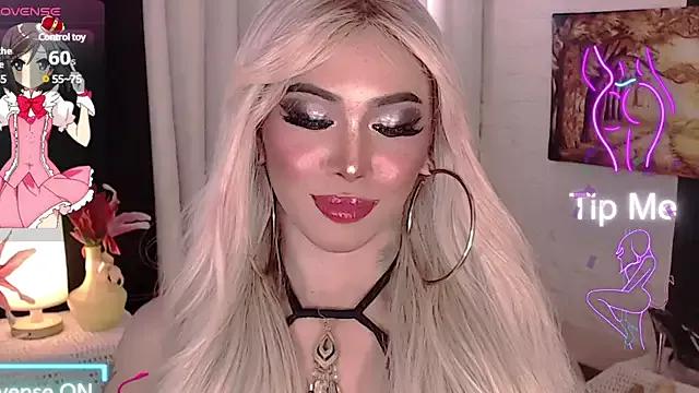 Try our streaming cams variety and talk on a personal level with our adorable girls streamers, showing off their bountiful shapes and dildos.