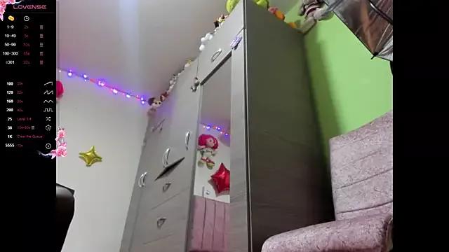 Try our streaming cams variety and talk on a personal level with our adorable girls streamers, showing off their bountiful shapes and dildos.