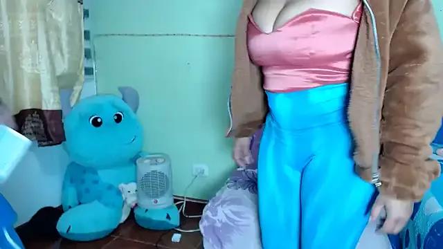 hot_lady19 from StripChat is Freechat