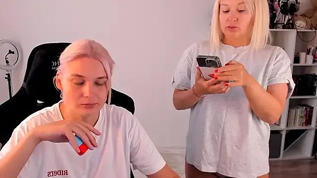 hotblonds from StripChat is Freechat