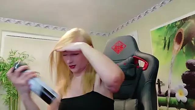 Try our streaming cams variety and talk on a personal level with our adorable girls streamers, showing off their bountiful shapes and dildos.