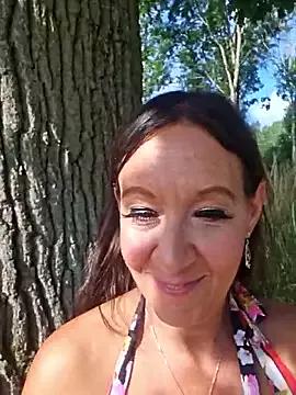 hotmilfmilly from StripChat is Freechat