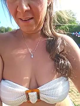 hotmilfmilly from StripChat is Freechat