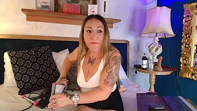 Try our streaming cams variety and talk on a personal level with our adorable girls streamers, showing off their bountiful shapes and dildos.