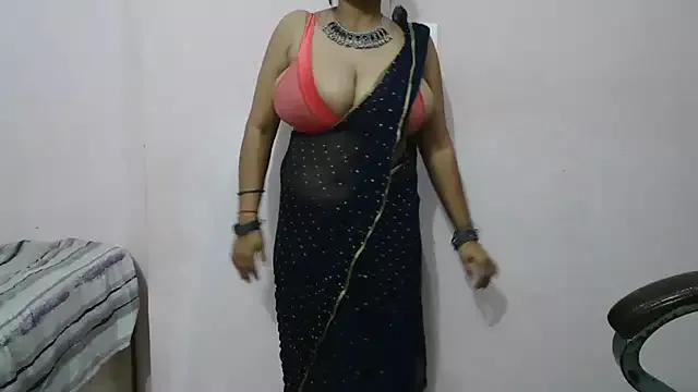 hotsoniyaa from StripChat is Freechat